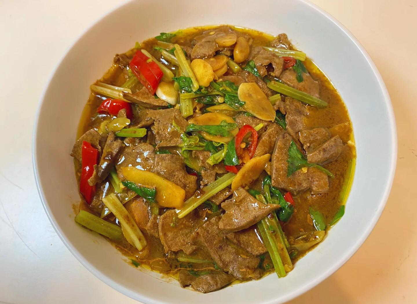 大蒜炒猪肝的做法,大蒜炒猪肝有什么好处能治什么病