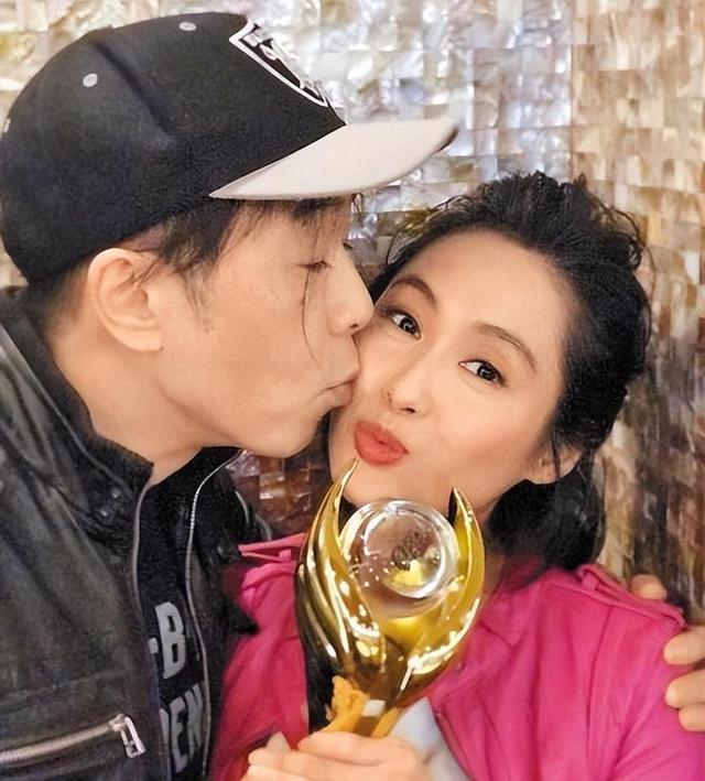 黄贯中媳妇是谁,黄贯中的老婆个人资料
