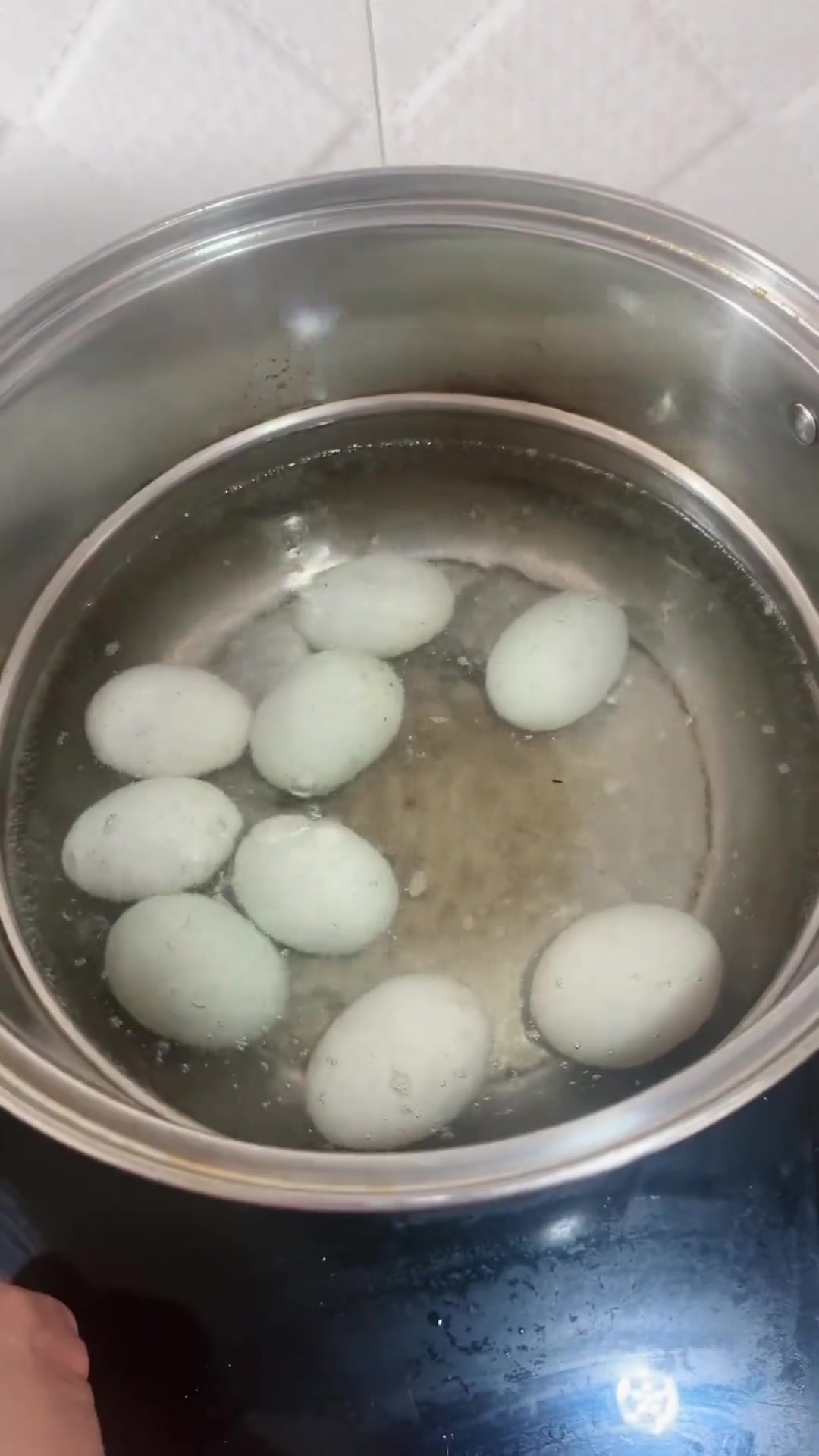 煮咸鸭蛋需要多长时间,高压锅煮咸鸭蛋需要多长时间