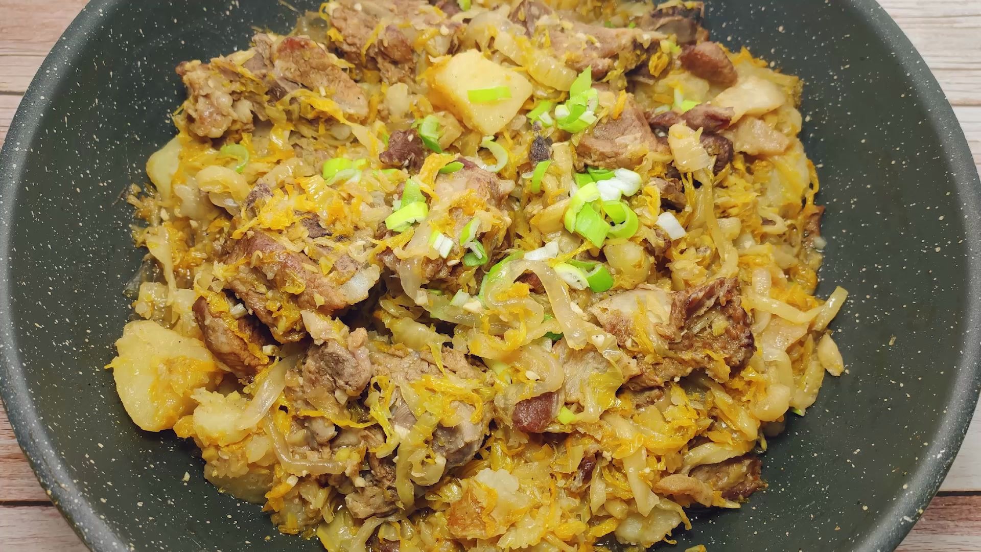 烩酸菜,烩酸菜酸菜什么时候放