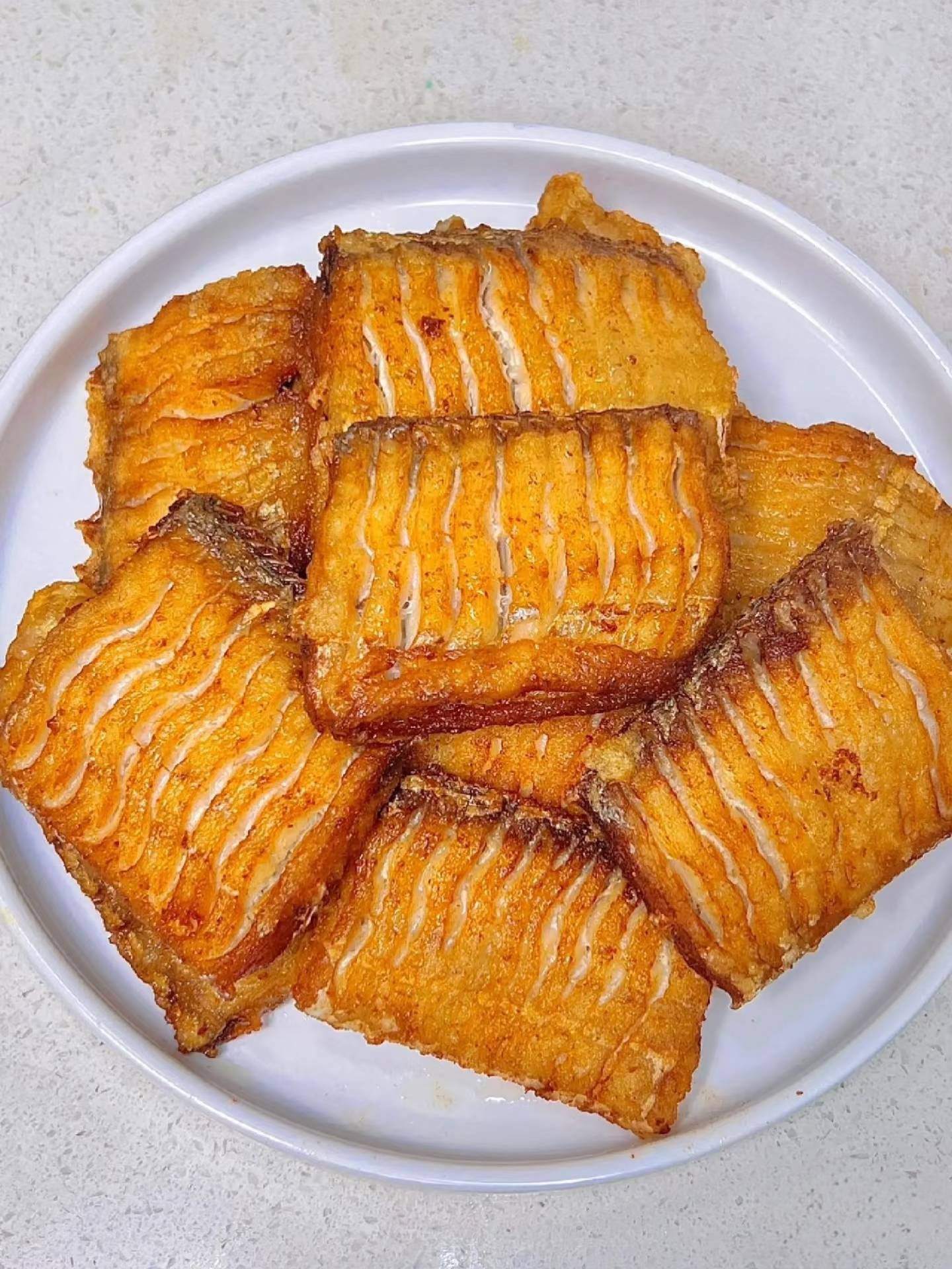 炸带鱼裹干面还是面糊,炸带鱼裹干面还是面糊,哪种做法更酥脆不油腻?