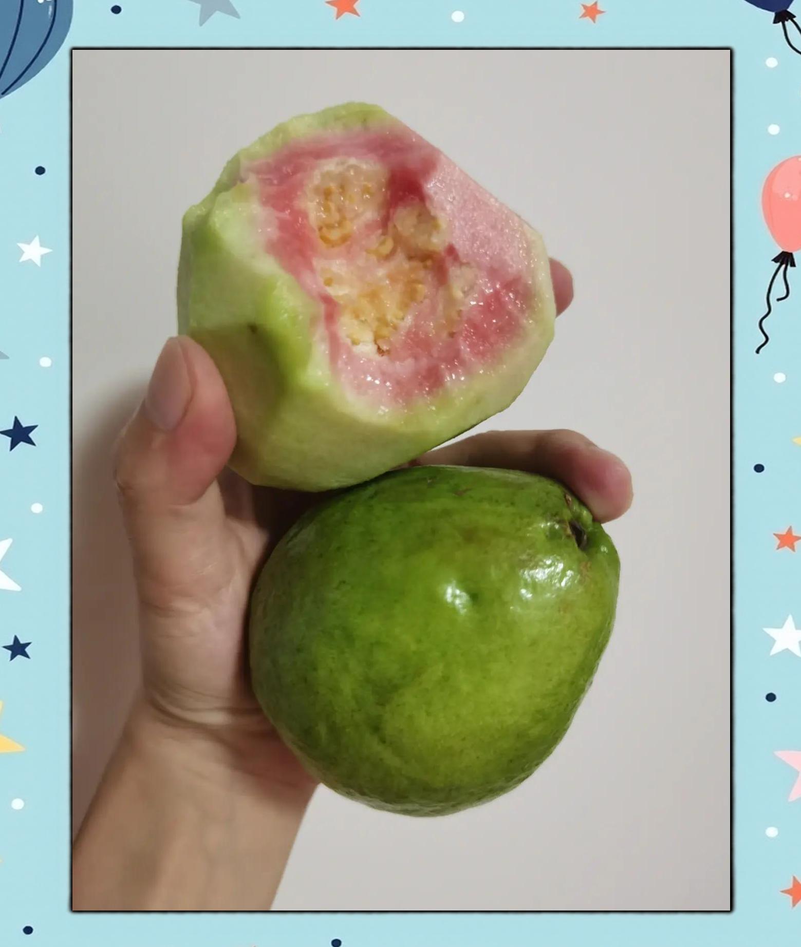 芭乐中间的籽可以吃吗,芭乐中间的籽可以吃吗有毒吗
