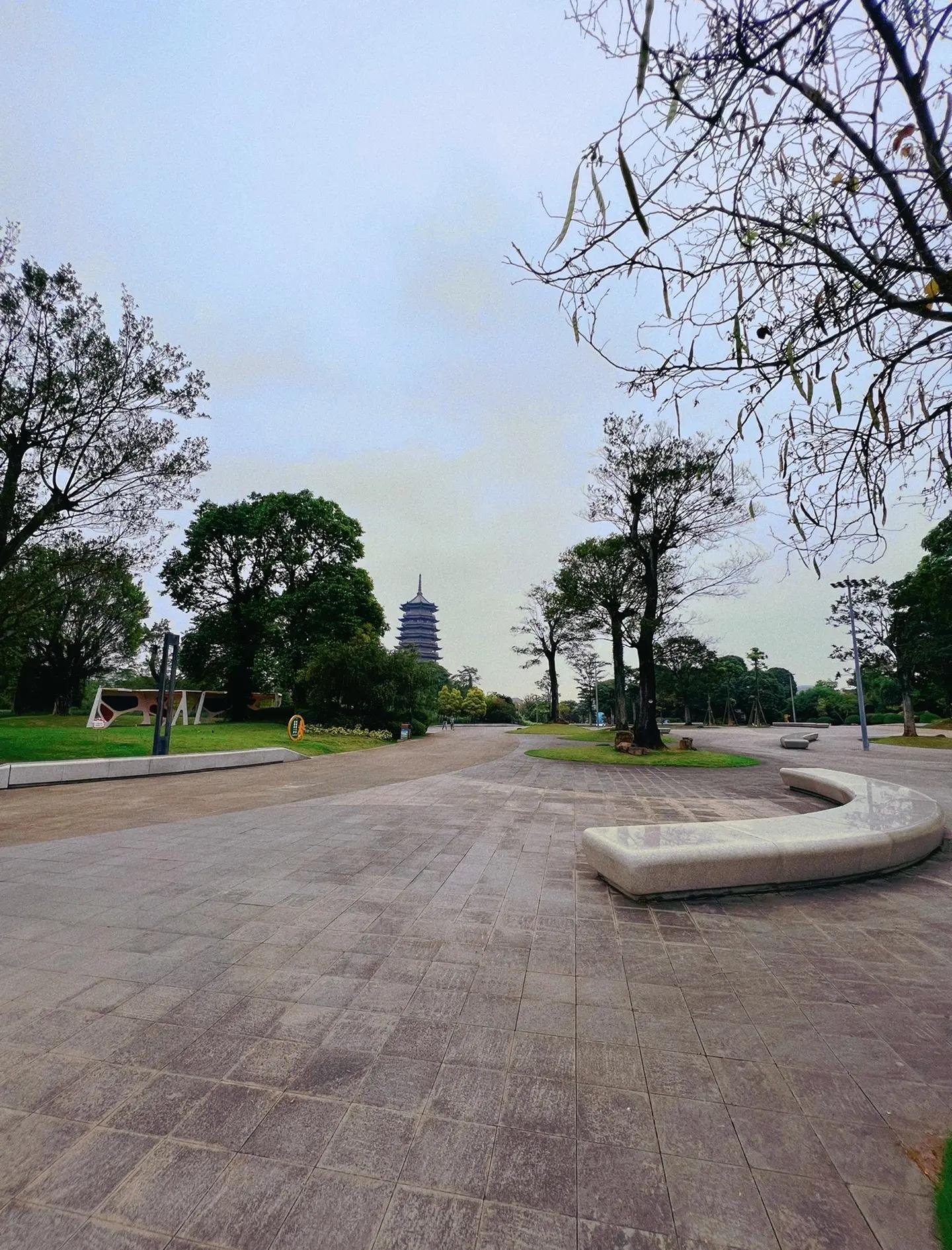 五象湖公园,五象湖公园一圈多少公里