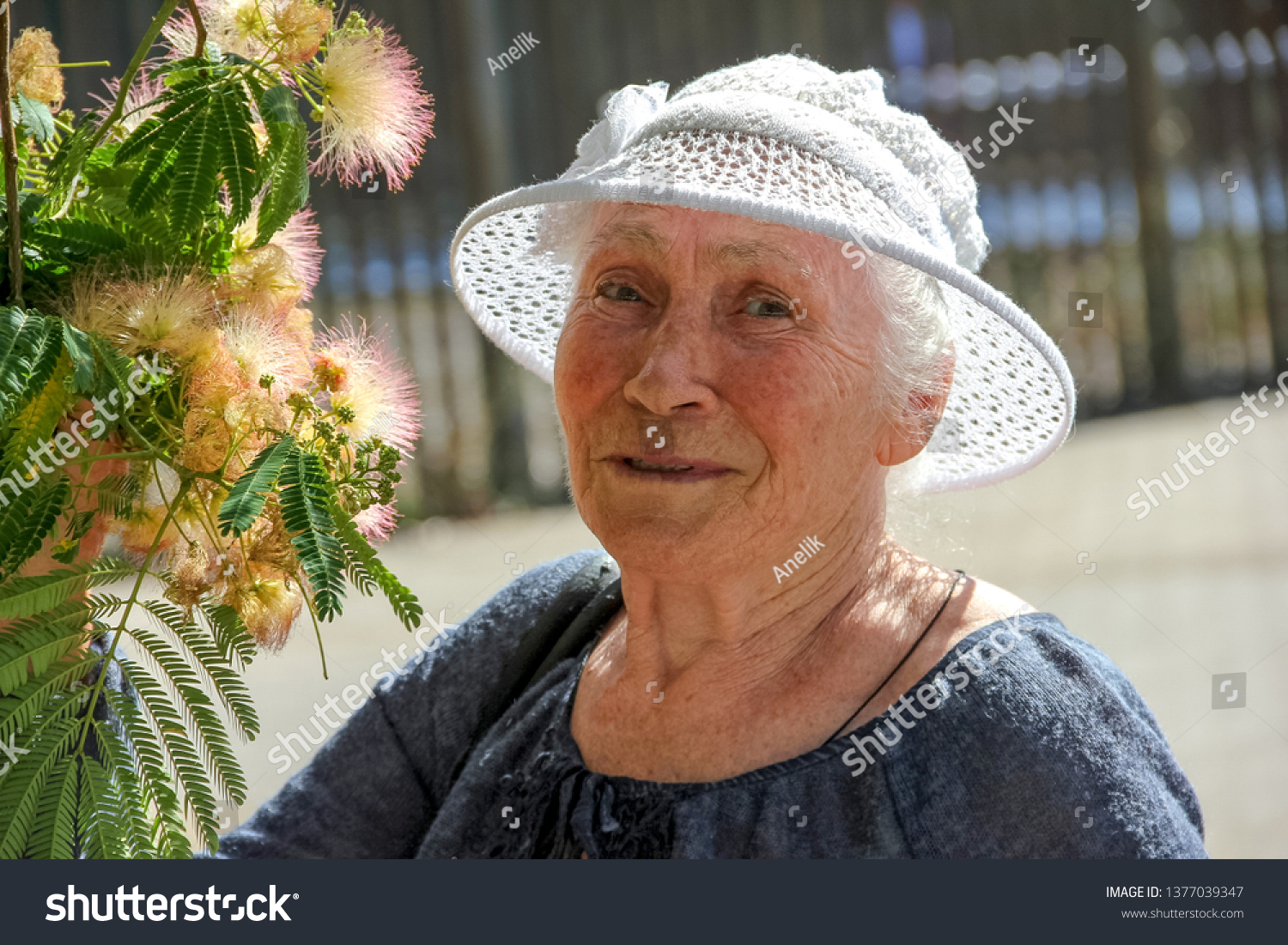 oldwoman老太中國的简单介绍