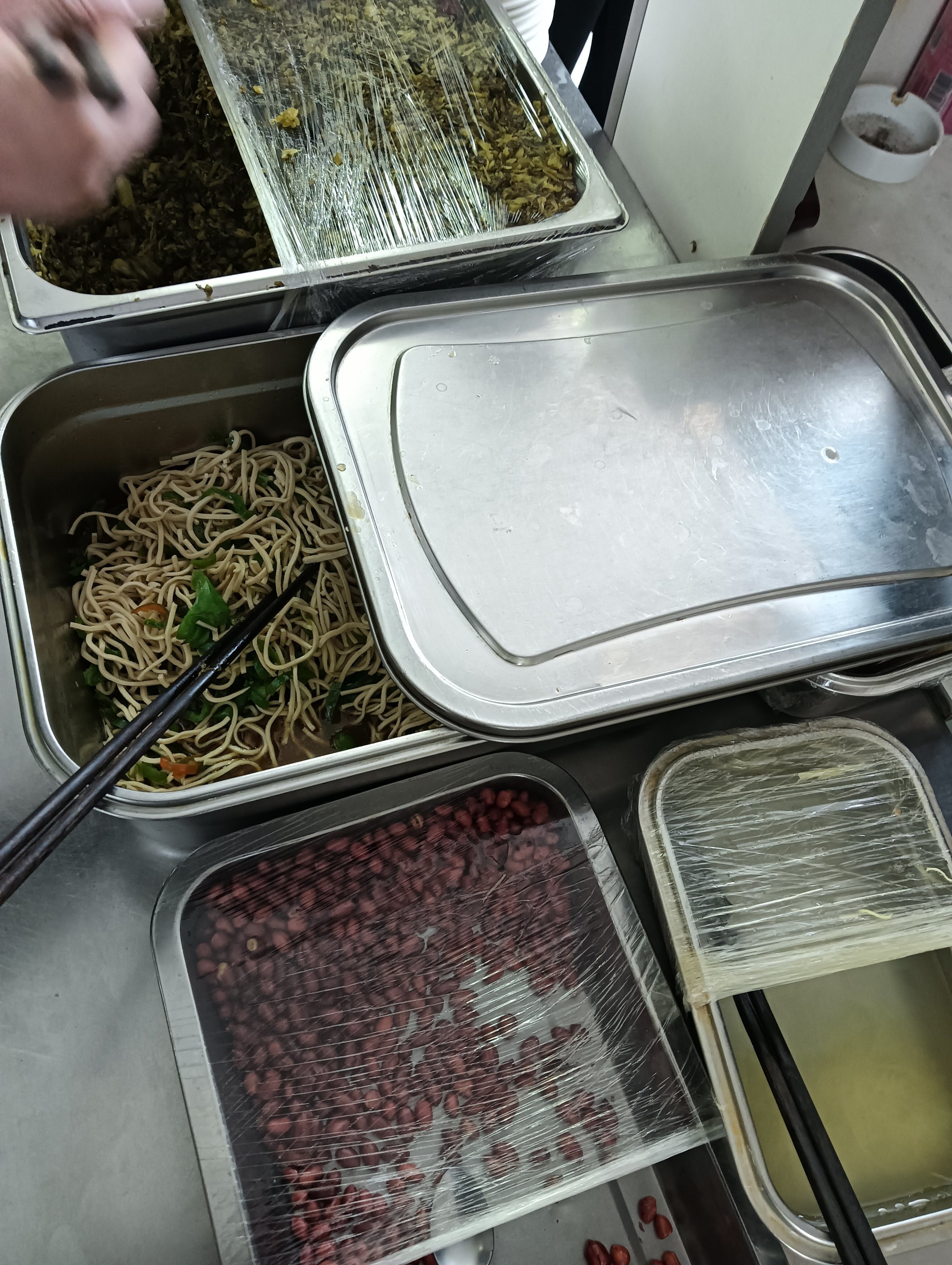 美食供应商面汤死了,灌面汤呛死案件详情