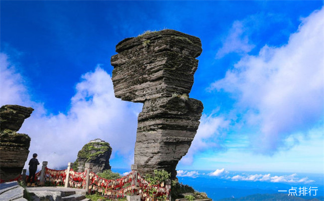 贵州有不少著名的旅游景点英语,贵州旅游什么季节去最好