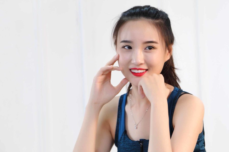 笑容可掬的近义词,笑容可掬褒义还是贬义