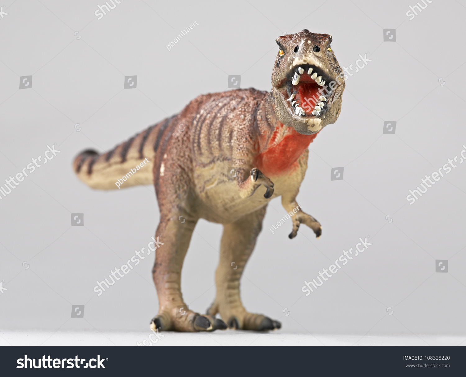 tyrannosaur,tyrannosaurus正确发音