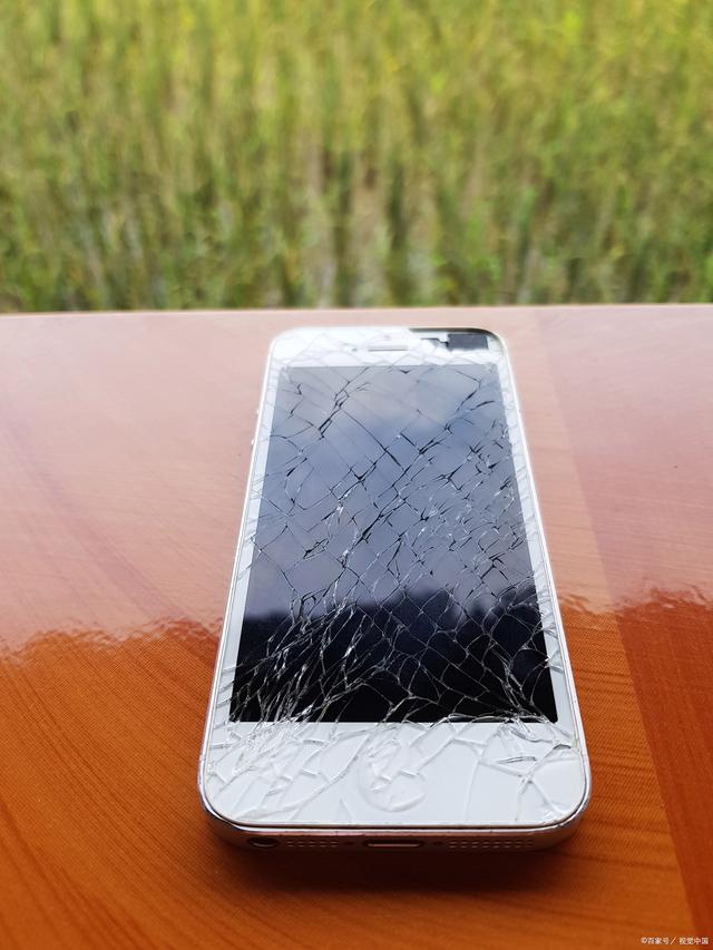 手机掉水里了怎么办,手机掉水里了怎么办三秒捞出了