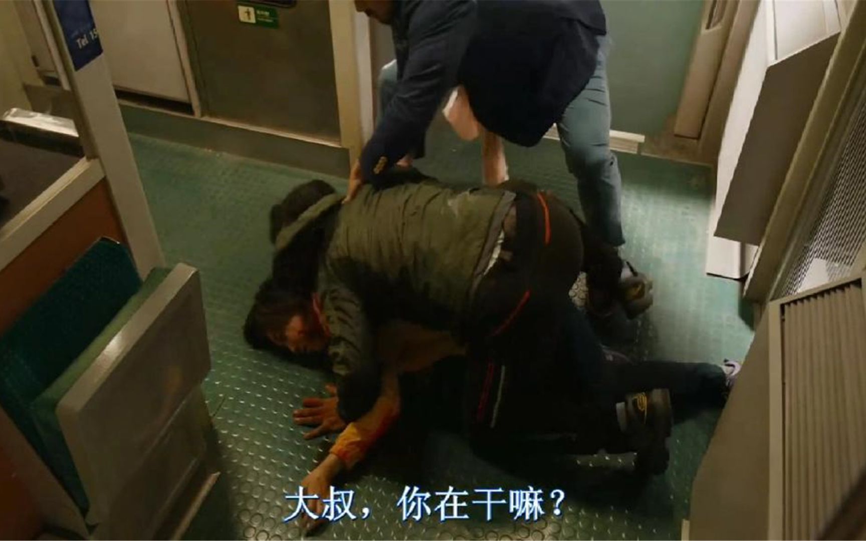 三个僵尸咬一个美女变僵尸,五大漂亮女僵尸