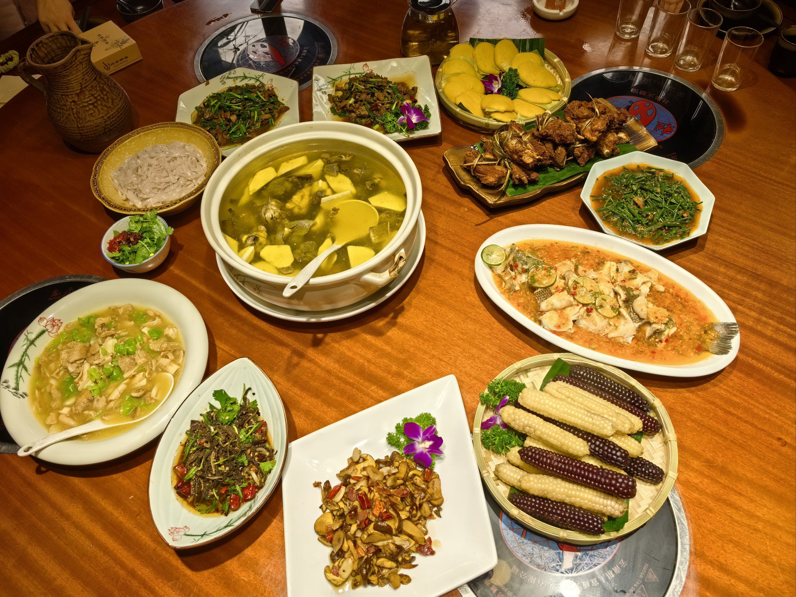 云南特色美食蚂蚁庄园,云南大理美食介绍特色美食