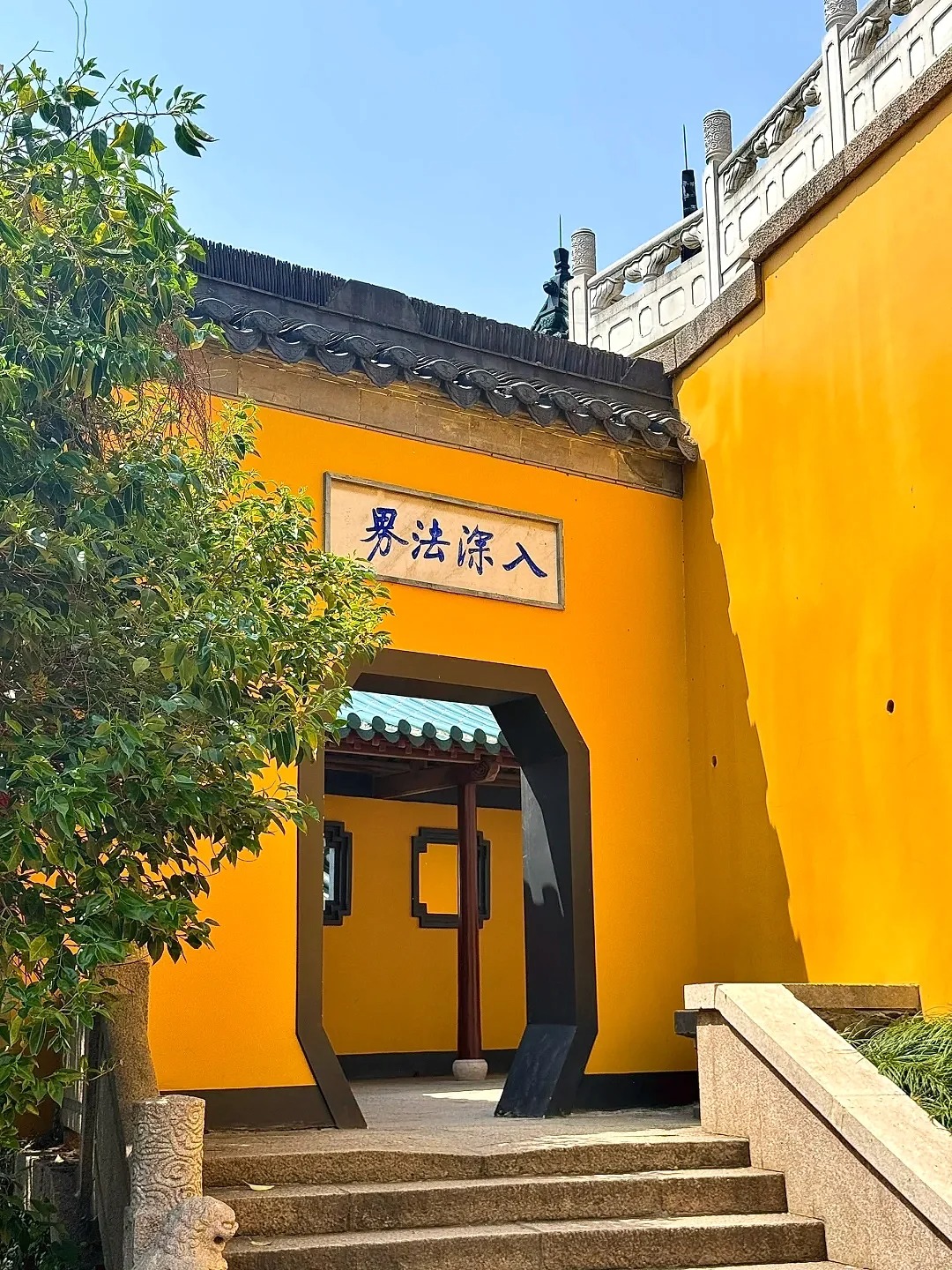 金山风景区,金山风景区和金山寺是一个地方吗