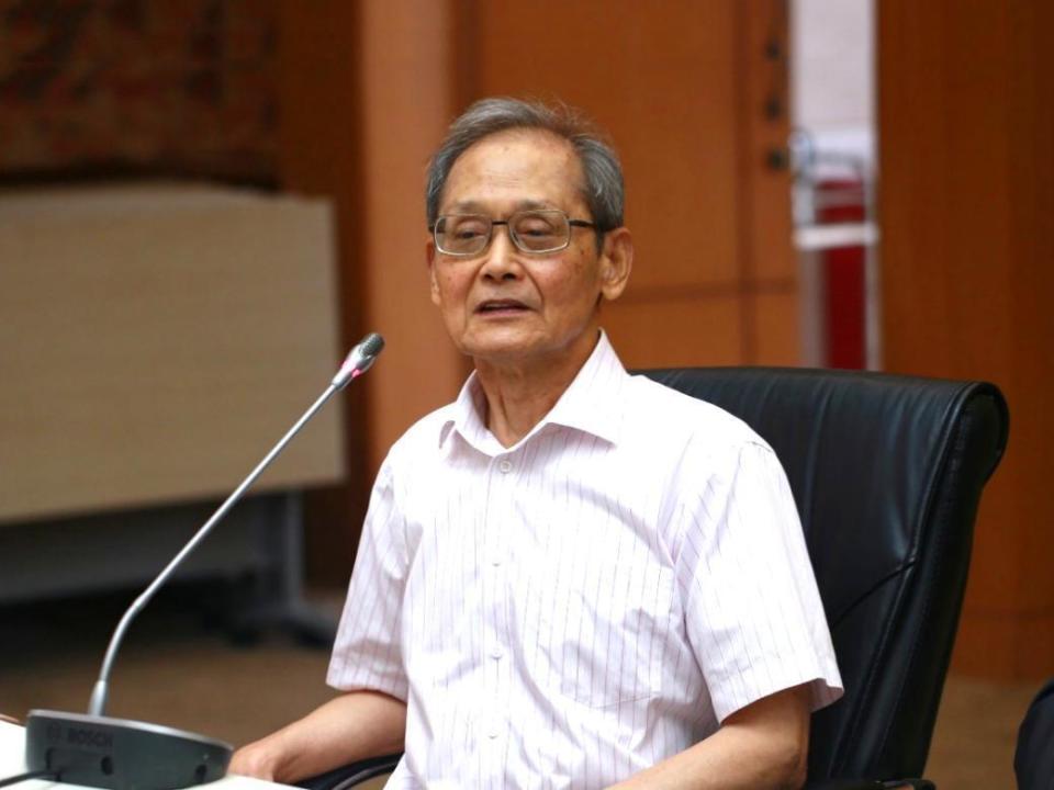 百科全书的主持人,百科全书在线观看